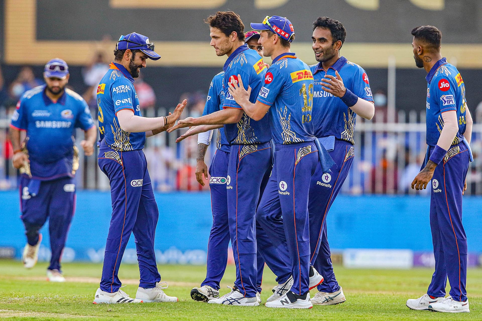 IPL 2021: दिल्ली ने मुंबई को 4 विकेट से रौंदा, प्लेऑफ के लिए बढ़ायी मुश्किलें, नहीं चले रोहित शर्मा IPL 2021: दिल्ली ने मुंबई को 4 विकेट से रौंदा, प्लेऑफ के लिए बढ़ायी मुश्किलें, नहीं चले रोहित शर्मा