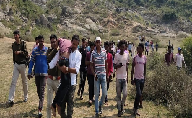 सिर कूच-कूच कर 12 वर्षीय बालक की बेहरमी से हत्या, जांच में जुटी पुलिस