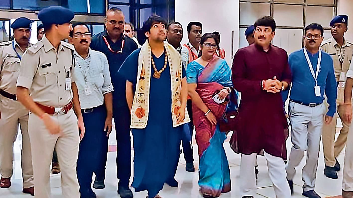 PHOTOS: बाबा बागेश्वर का गया में हुआ भव्य स्वागत, तीन दिनों तक करेंगे प्रवास, नहीं सुनाएंगे कथा