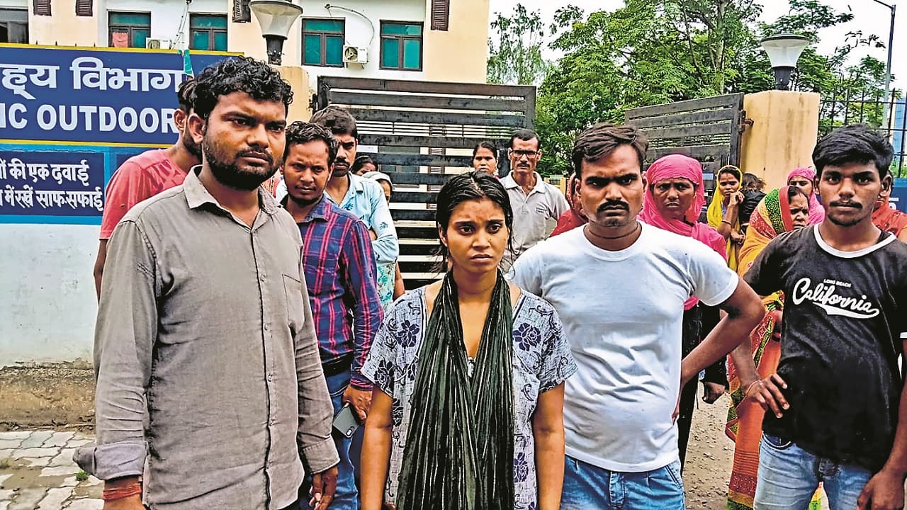 बिहार: मुजफ्फरपुर में एसकेएमसीएच में 15 घंटे के अंदर जुड़वा बच्चों की मौत, परिजनों ने जमकर काटा बवाल