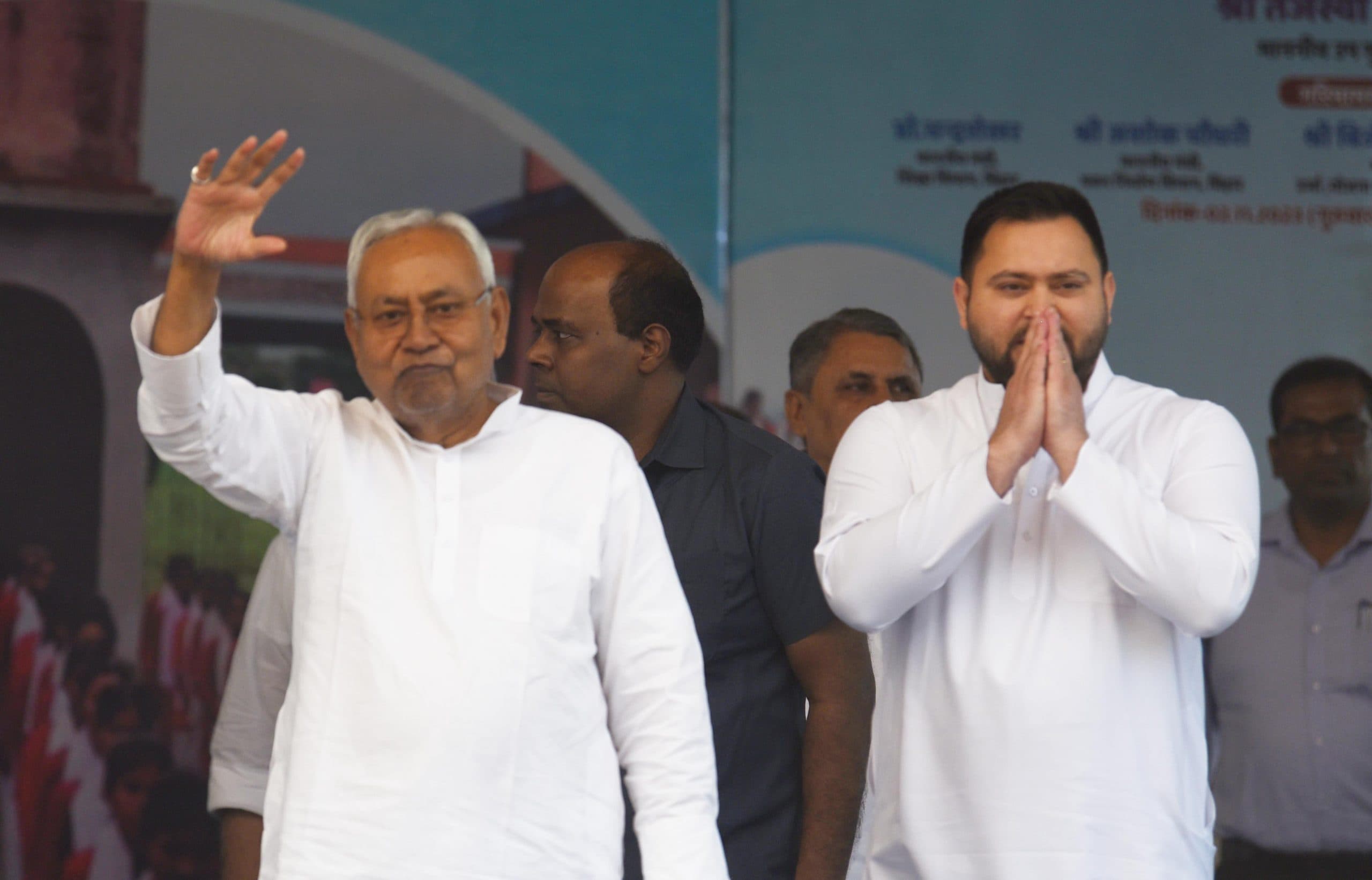 नेताओं से भी ज्यादा है केके पाठक का क्रेज, शिक्षक नियुक्ति पर खूब बटोरी तालियां, सीएम नीतीश ने भी थपथपाई पीठ