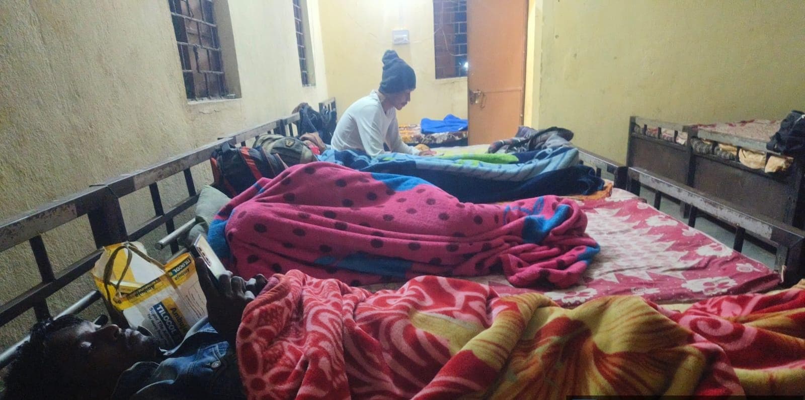 आश्रय गृह जाने को तैयार नहीं फुटपाथ पर रहने वाले लोग, रांची नगर निगम के लिए बने सिरदर्द