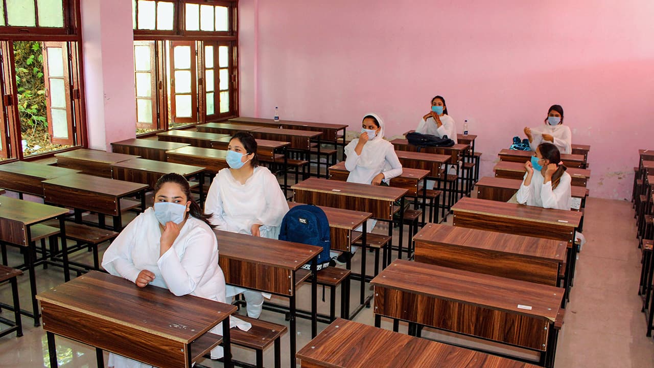 आपने भी देखी CBSE की वायरल डेटशीट, सोशल मीडिया पर फेक मैसेज के बाद सावधान रहने की हिदायत