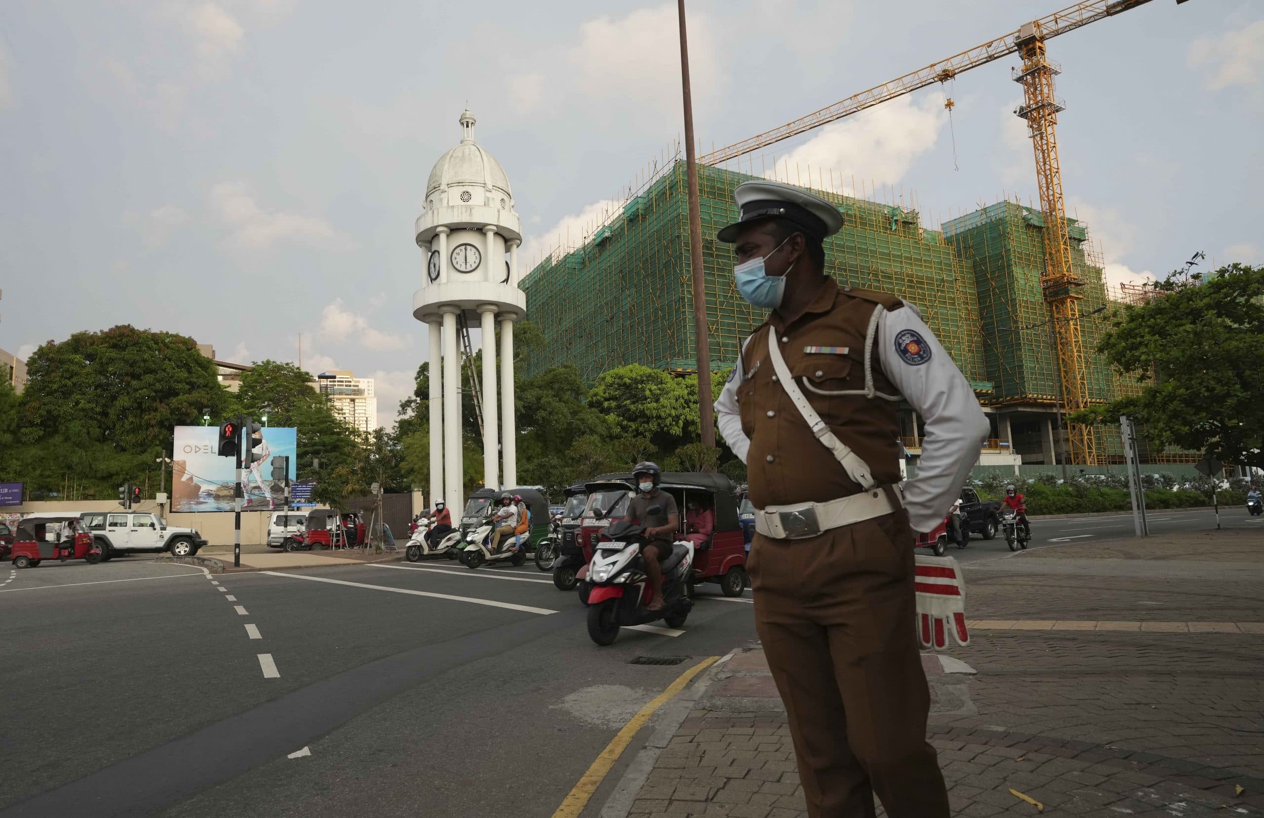 श्रीलंका में दवा की भारी कमी, आपातकालीन स्वास्थ्य स्थिति का ऐलान, चना 600 रुपये किलो, 900 रुपये लीटर तेल