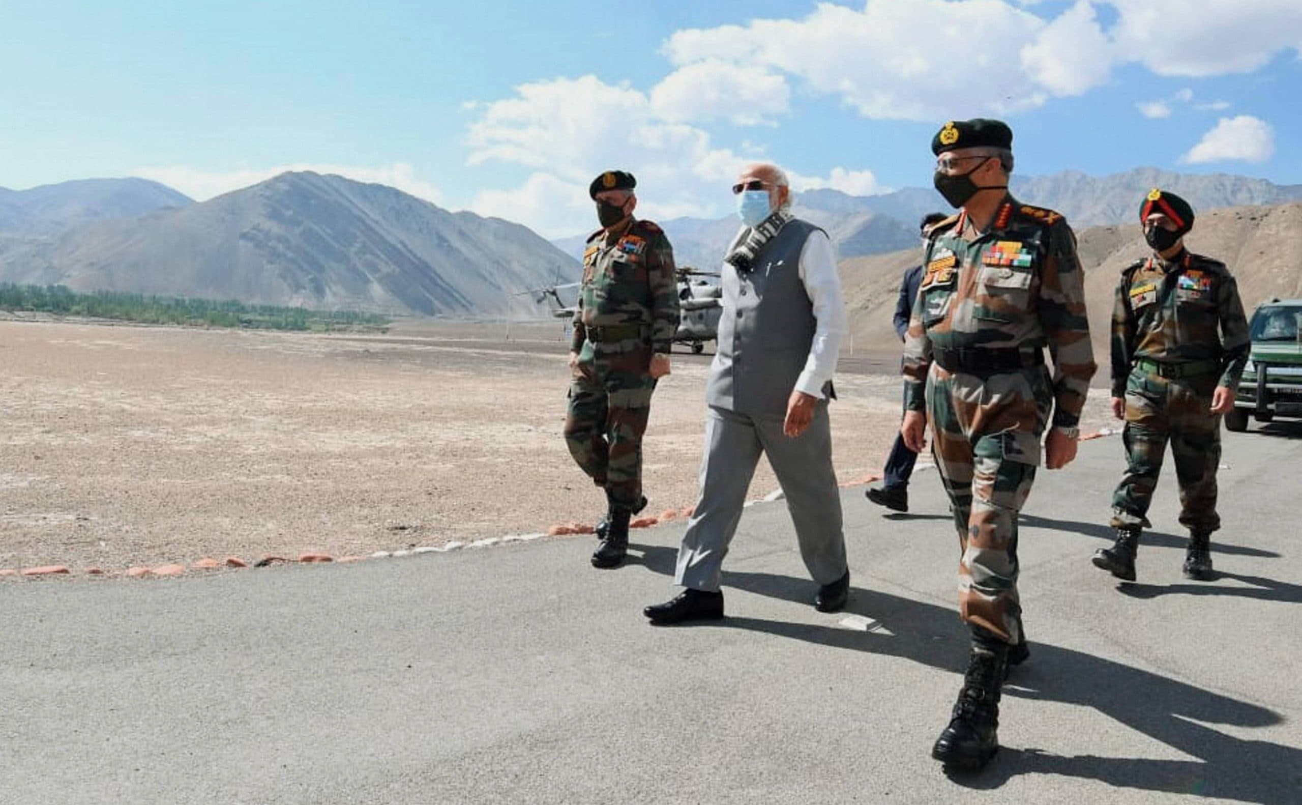 PM Modi अचानक पहुंचे गलवान घाटी, तो चीन को लगा झटका