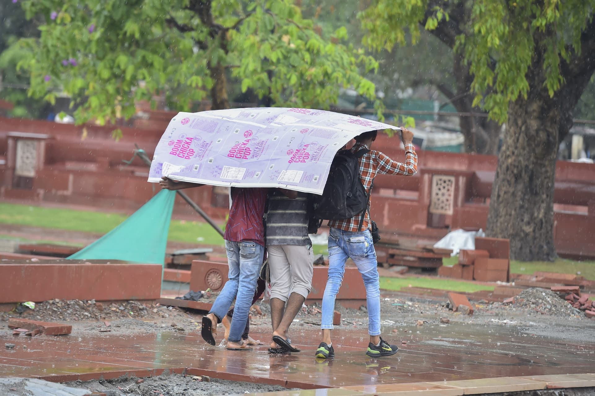 Weather Forecast LIVE Update: झारखंड, गुजरात समेत कई राज्यों में अगले 24 घंटे में बारिश की संभावना