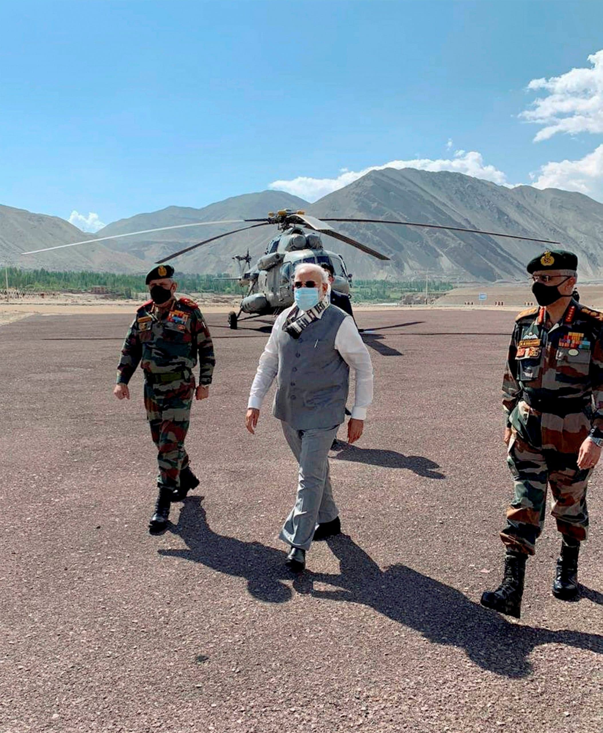 पीएम की लेह यात्रा के निहितार्थ