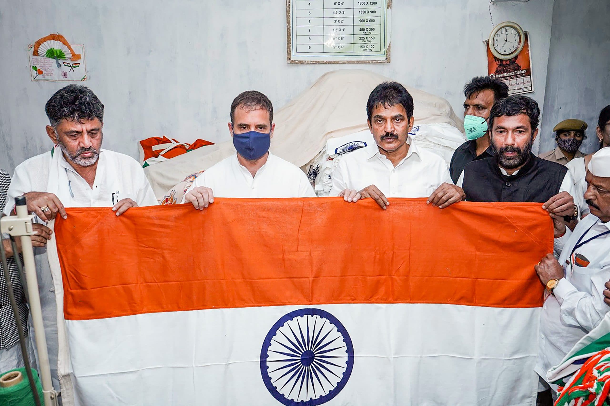 Har Ghar Tiranga: 'कोई बात नहीं, कम से कम तिरंगा तो है', राहुल और प्रियंका गांधी पर संबित पात्रा का तंज