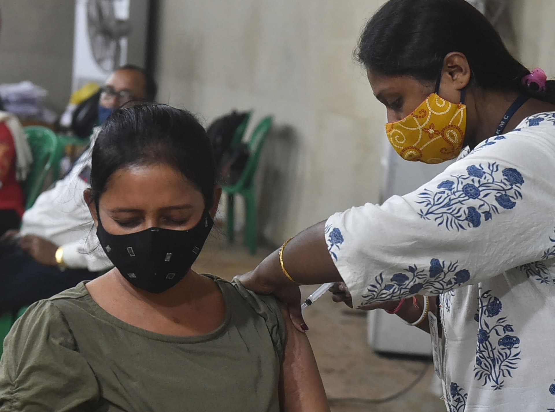 ऑनलाइन ठगी: बूस्टर डोज लेने के चक्कर में कहीं आपका बैंक अकाउंट ना हो जाए खाली, जान लें बात