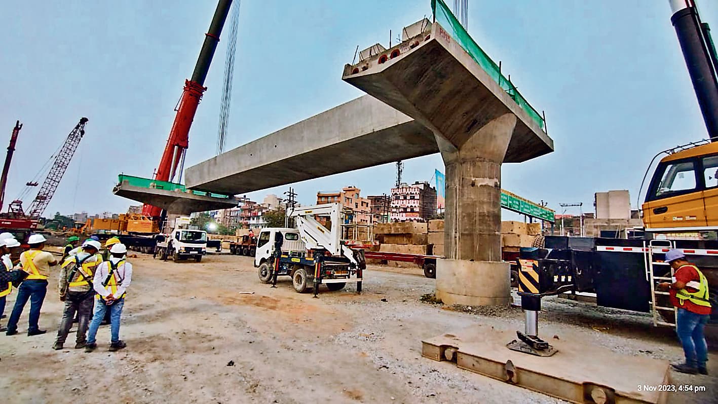 पटना मेट्रो के कॉरिडोर वन पर निर्माण कार्य ने पकड़ी रफ्तार, दूसरे एलिवेटेड सेक्शन का पहला यू-गर्डर लॉन्च