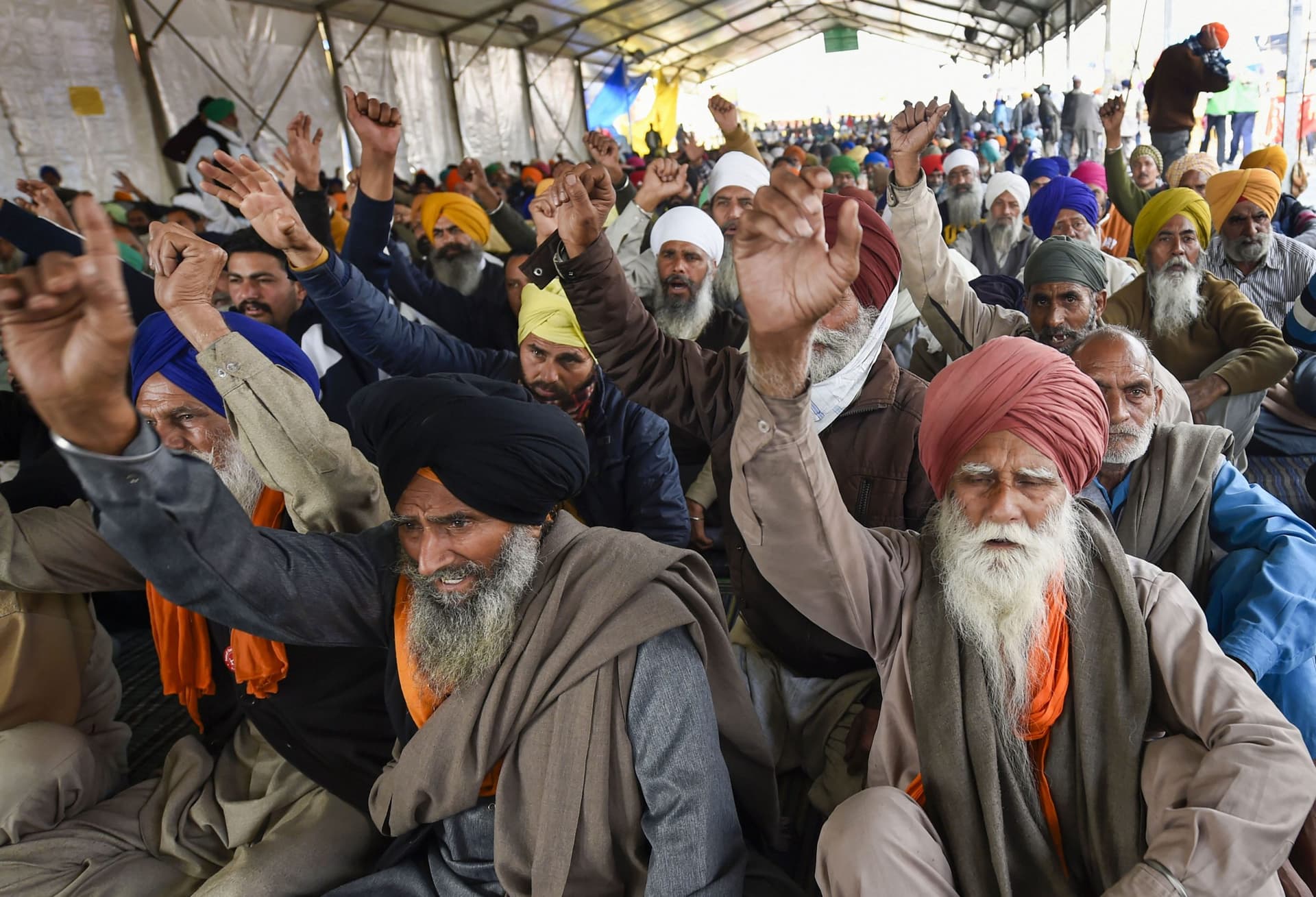 कुंडली सिंघु बॉर्डर से हटने लगी झोपड़ियां, संयुक्त किसान मोर्चा की बैठक खत्म