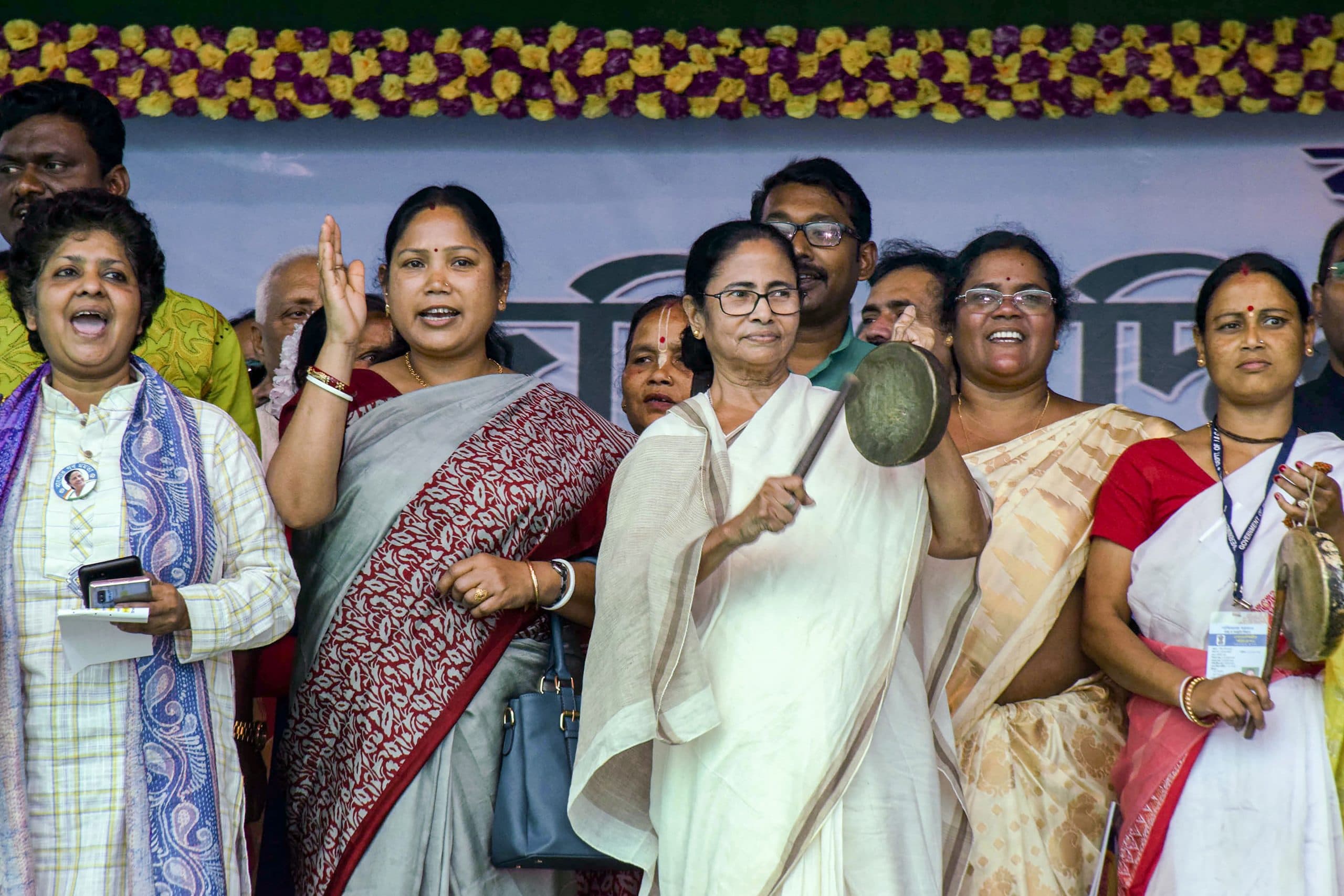 Coronavirus के बहाने ममता ने केंद्र सरकार और मीडिया पर साधा निशाना, कही यह बात