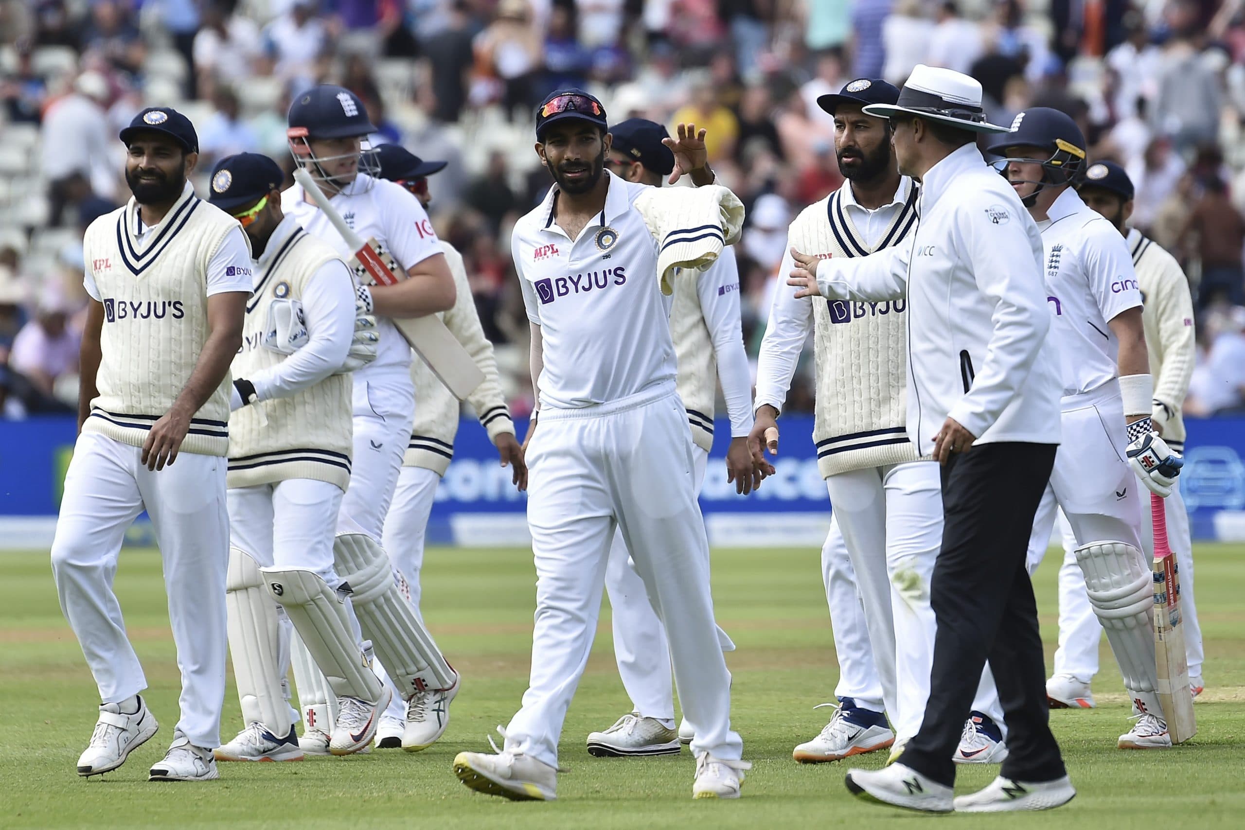ENG vs IND 5th Test: इंग्लैंड जीत से बस 119 रन दूर, जॉनी बेयरस्टो और जो रूट ने भारत पर बनाया दबाव