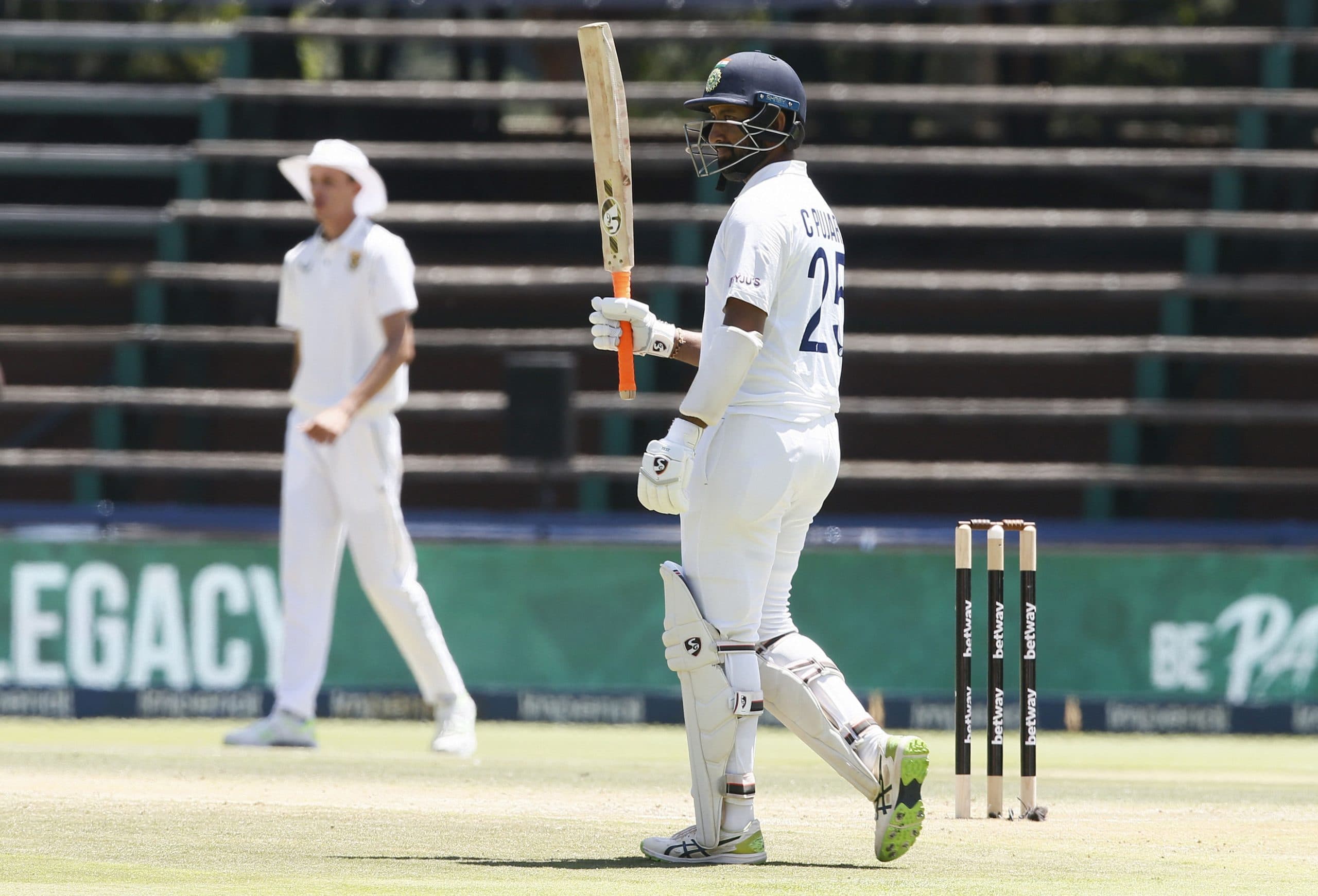 टीम इंडिया ने दक्षिण अफ्रीका को दिया 240 रनों का लक्ष्य, वांडरर्स स्टेडियम में केवल दो बार हुआ है रन चेज