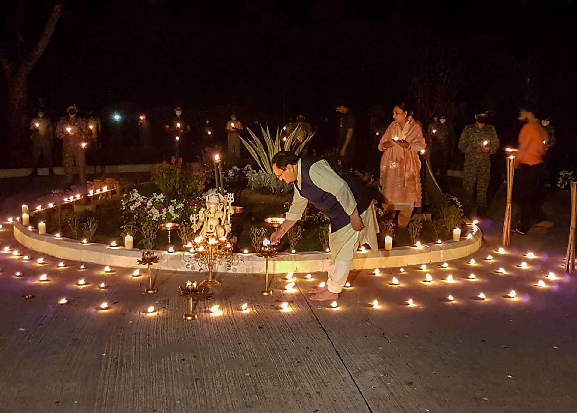 9 PM 9 Minute : प्रधानमंत्री की नौ मिनट घरों की रोशनी बंद करने से ग्रिड पर कोई असर नहीं, सबकुछ सामान्य