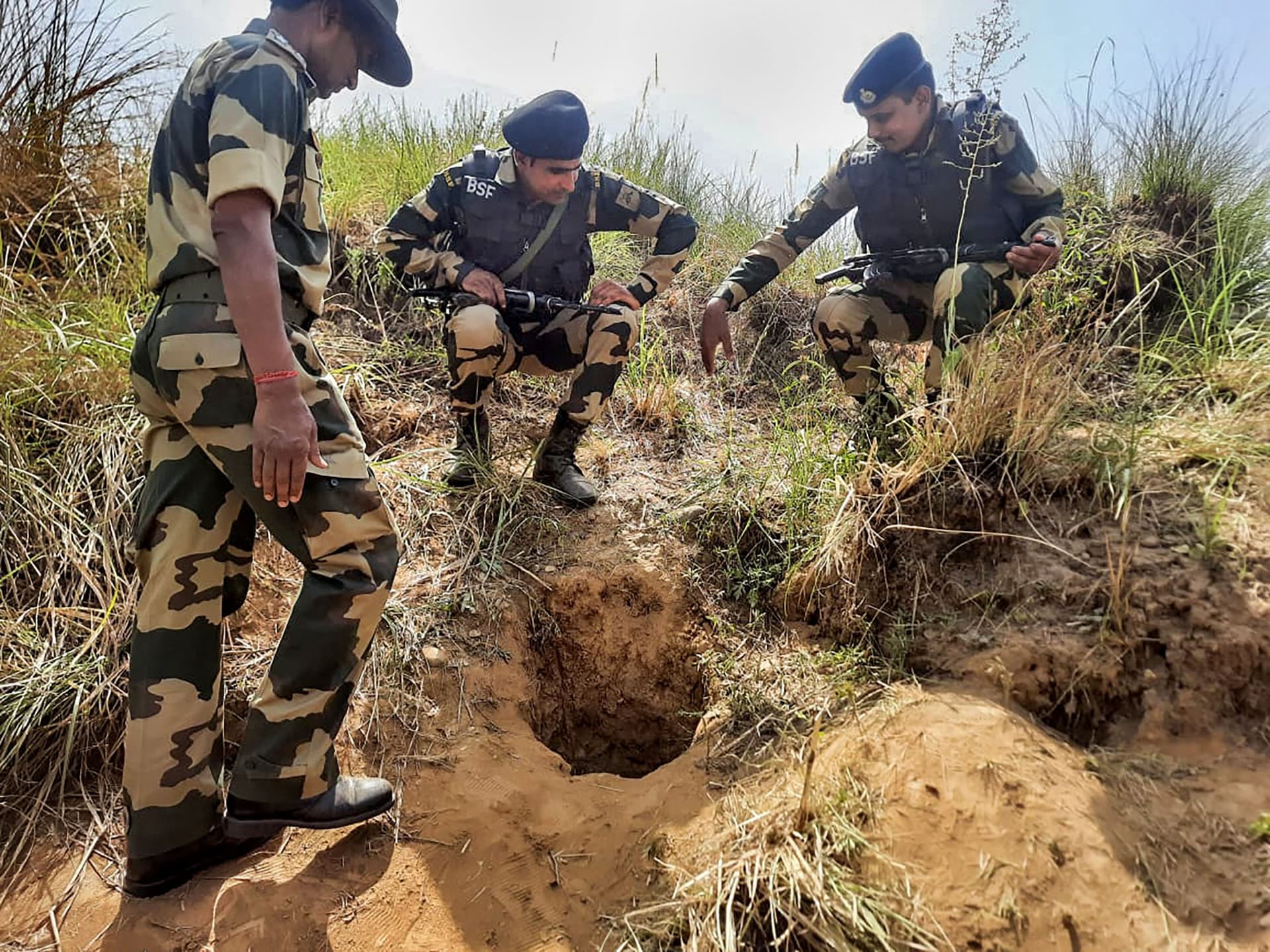 क्या अमरनाथ यात्रा है आतंकियों के निशाने पर ? BSF के आईजी ने सुरंग मिलने के बाद कही ये बात