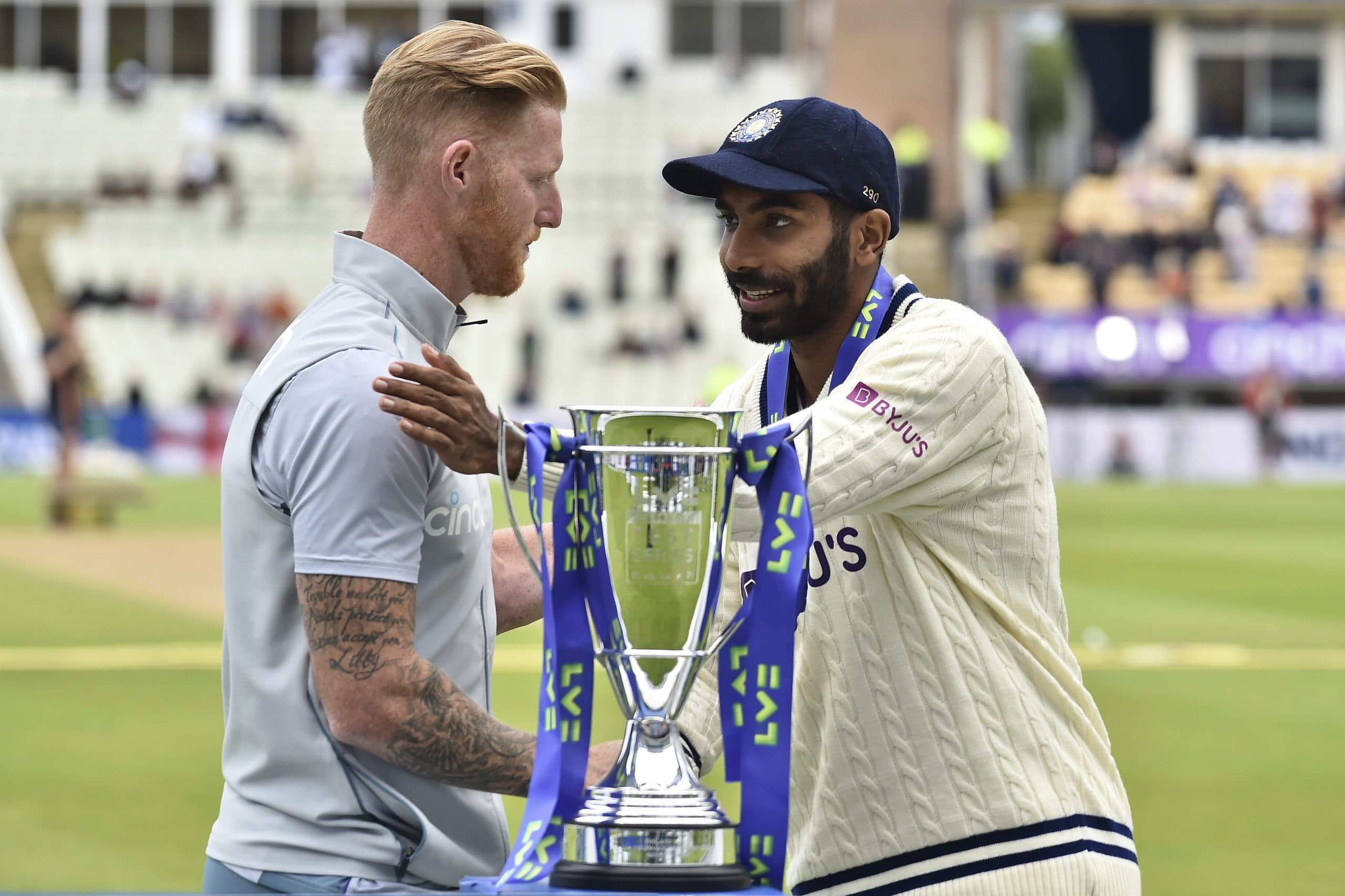 IND vs ENG Test: टीम इंडिया की हार पर प्रतिक्रियाओं की बाढ़, वीरेंद्र सहवाग ने की बल्लेबाजों की खिंचाई