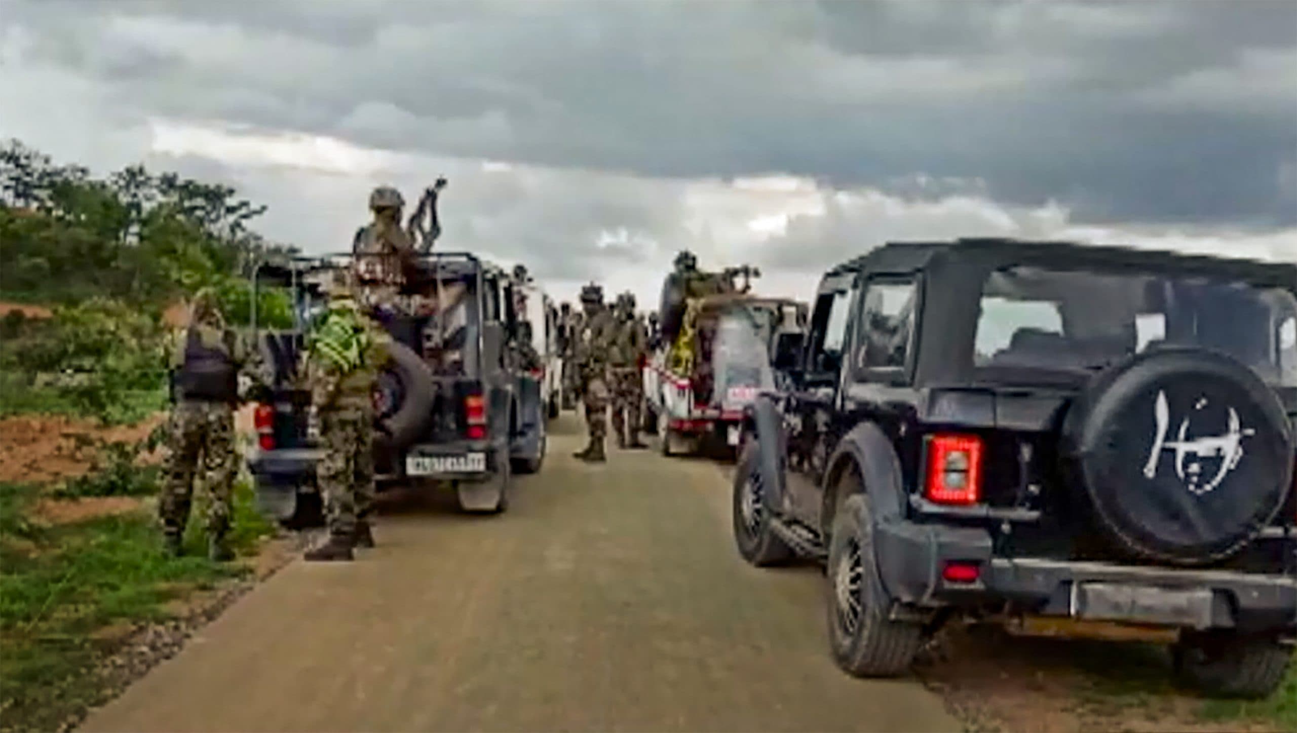 Manipur Violence: मणिपुर में अब भी स्थिति तनाव पूर्ण, सेना के जवान की अपहरण के बाद हत्या