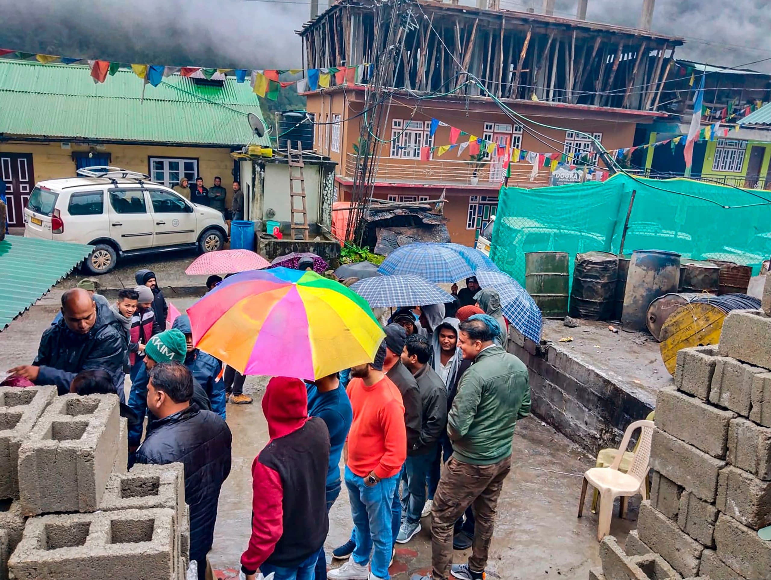 Weather Forecast: पहाड़ों में बर्फबारी तो इन राज्यों में बारिश, क्या पश्चिमी विक्षोभ डालेगा दिवाली में खलल!