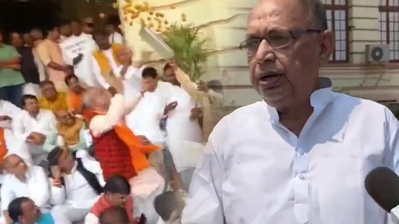 विधानसभा में जमानत के लड्डू पर राजद और भाजपा के बीच झड़प, खींचतान में फट गया नेताजी का कुर्ता