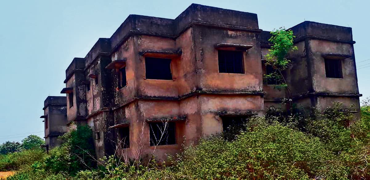 झारखंड में एक हजार करोड़ रुपये से अधिक के बनाये गए अस्पताल भवन, पर कहीं शुरू नहीं हो सका इलाज, जानें वजह