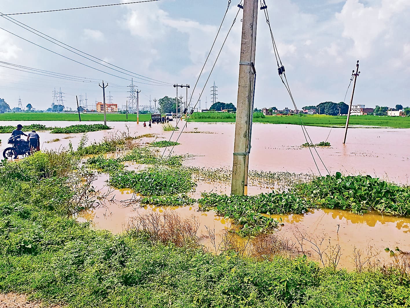 दुर्गावती जलाशय से पानी छोड़े जाने से कैमूर में तबाही, नदी में डूबने से एक की मौत, कई इलाकों में बिजली ठप