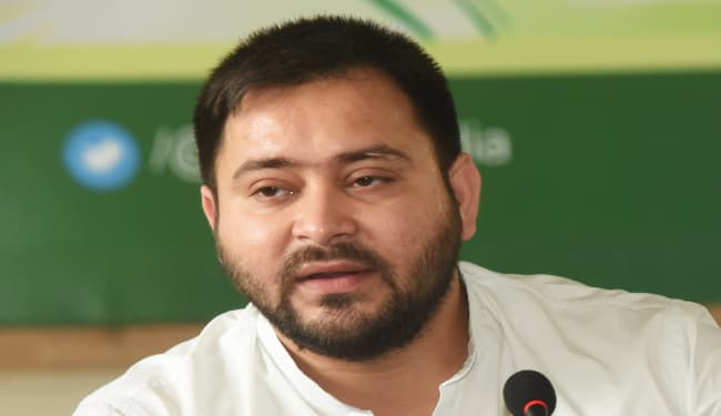 बिहार विधानसभा चुनाव में इस बार बीजेपी और आरजेडी के बीच सीधी टक्कर : तेजस्वी यादव, चुनाव में जेडीयू फैक्टर को राजद नेता ने नकारा