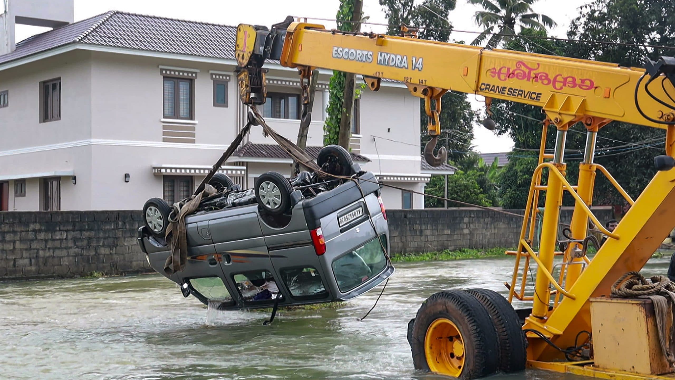 मानसून का बरपा कहर, तस्वीरों में देखें बारिश से बेहाल देश के विभिन्न राज्यों के हालात