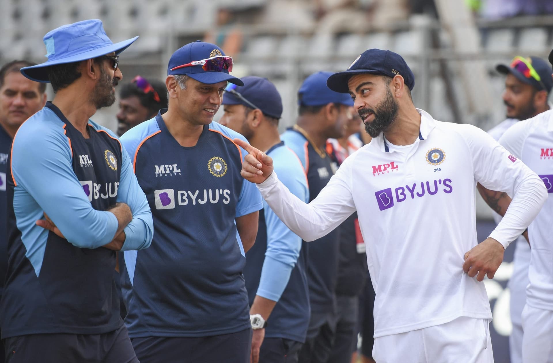 India vs South Africa: टीम इंडिया के दक्षिण अफ्रीका दौरे से पहले विराट कोहली ने गिनायी समस्याएं India vs South Africa: टीम इंडिया के दक्षिण अफ्रीका दौरे से पहले विराट कोहली ने गिनायी समस्याएं