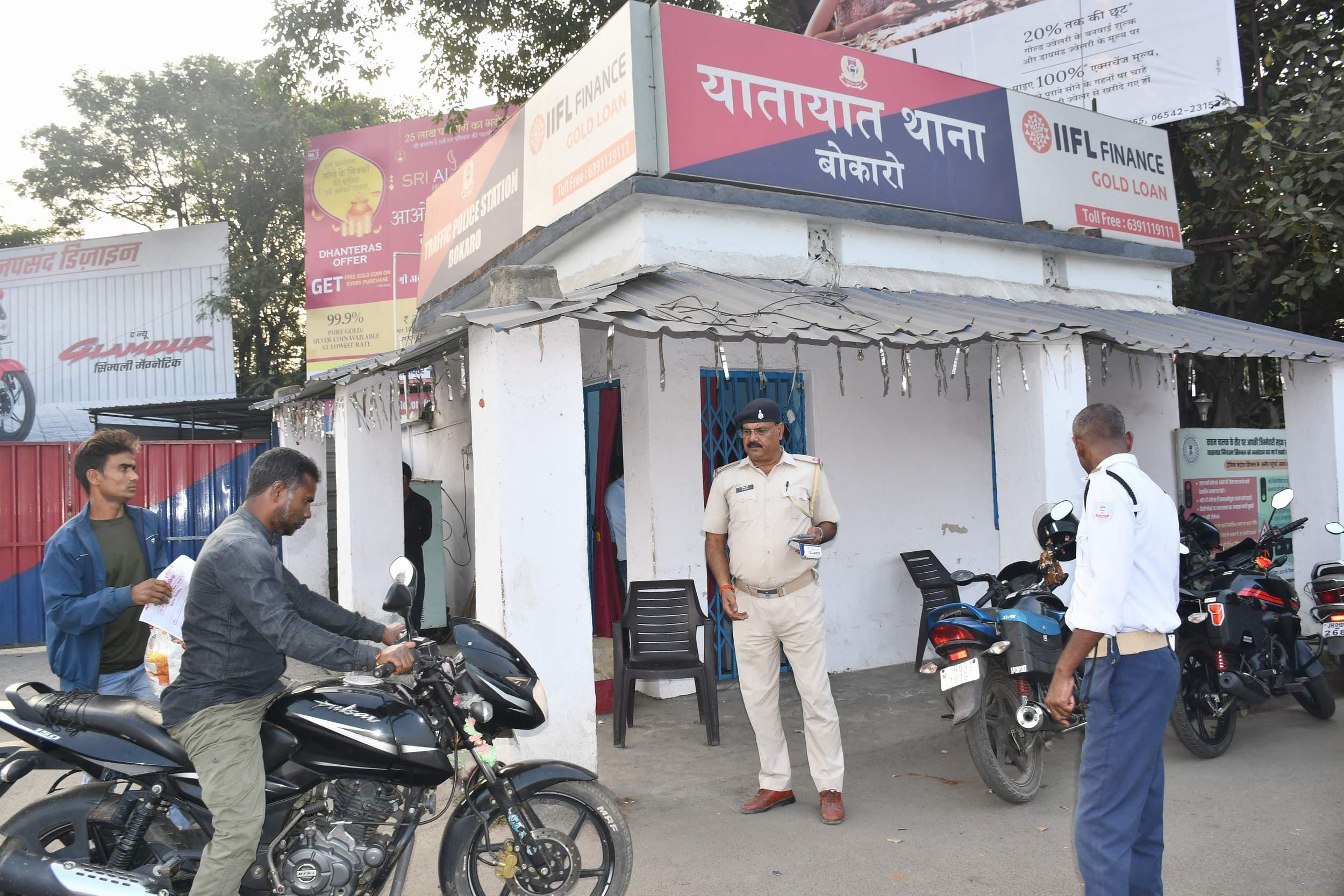 चौक-चौराहों पर वाहन जांच अभियान में तेजी, संदिग्ध पर विशेष नजर, पुराने अपराधियों के खंगाले जा रहें रिकॉर्ड