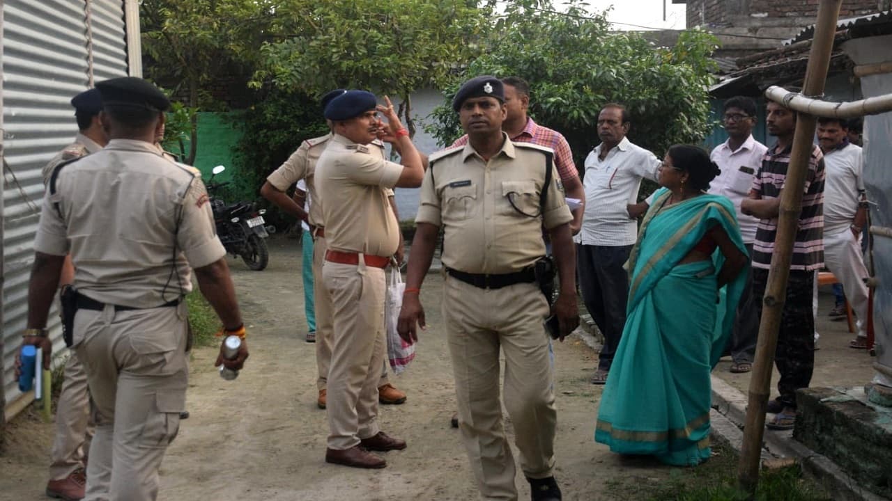 Muzaffarpur में दवा कंपनी के सप्लायर की गला दबाकर की हत्या, फिर शव को फंदे से टांगा