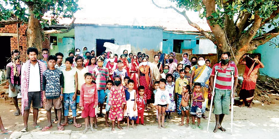 हजारीबाग के बड़कागांव में मांड़-भात खाकर गुजर कर रहे बिरहोर, परदेश न जाने की खायी कसम