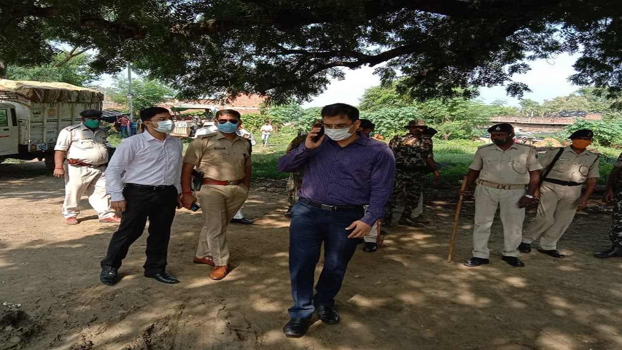 औरंगाबाद में बवाल, नौगढ़ के विसैनी बूथ पर मुखिया प्रत्याशी के पति ने की फायरिंग, 5 लोग गिरफ्तार