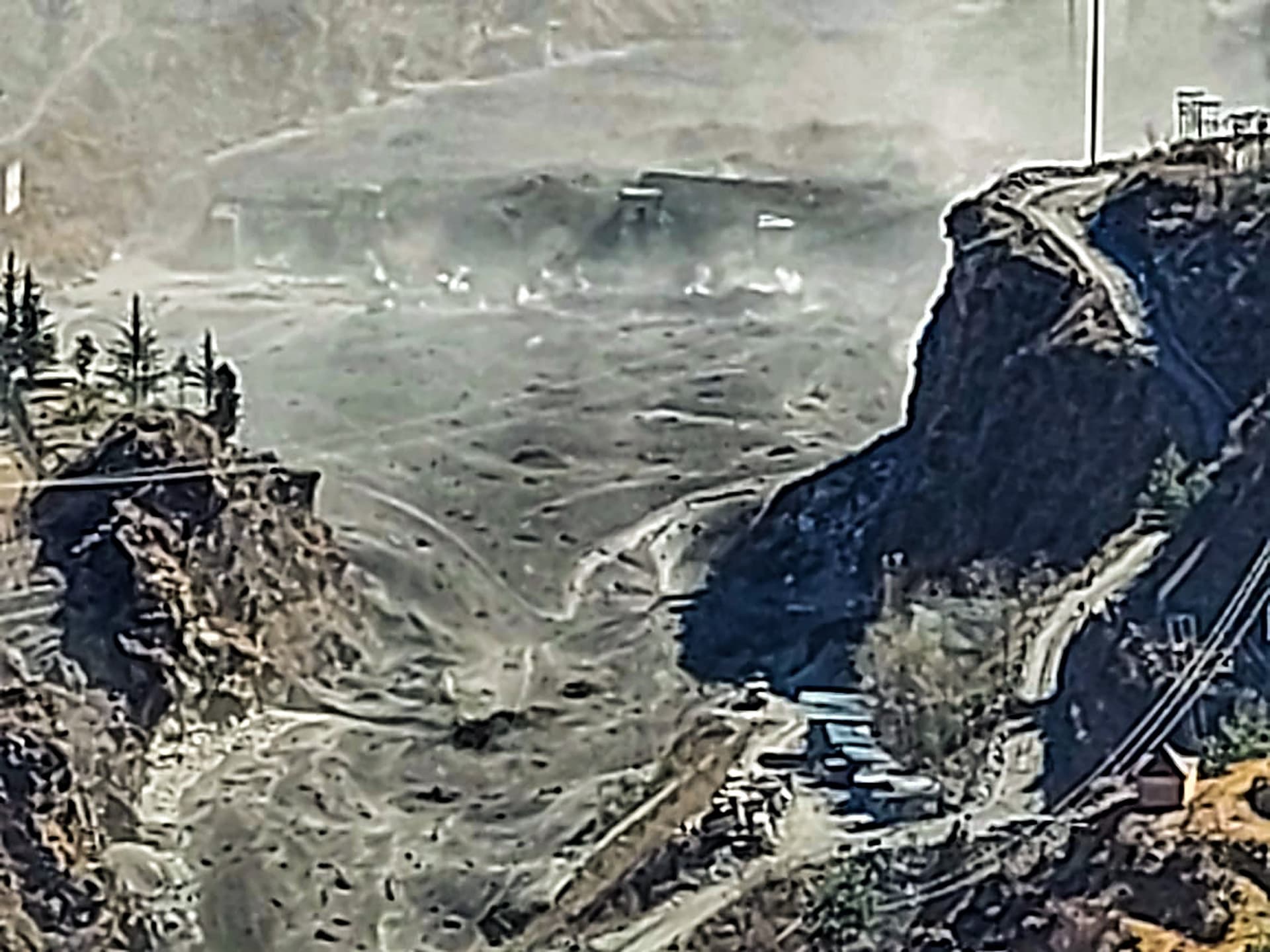 उत्तराखंड में बड़ा हादसा : चीन सीमा से लगे भारतीय क्षेत्र के सुमना में ग्लेशियर टूटने से 6 की गई जान