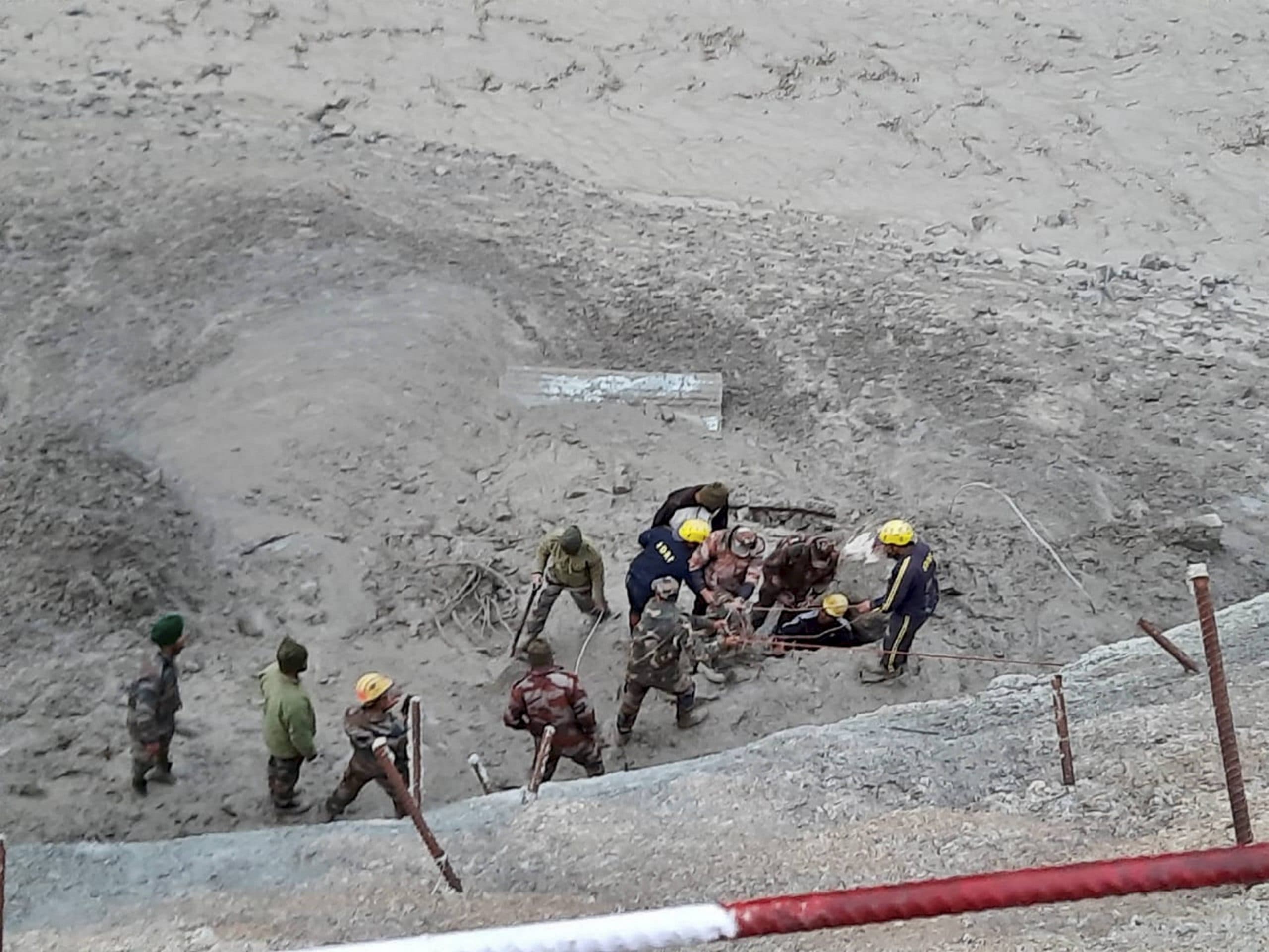 Uttarakhand Glacier Burst Updates : चमोली ग्लेशियर आपदा में अब तक 26 की मौत, 171 लोग अभी भी लापता, रेस्क्यू ऑपरेशन जारी