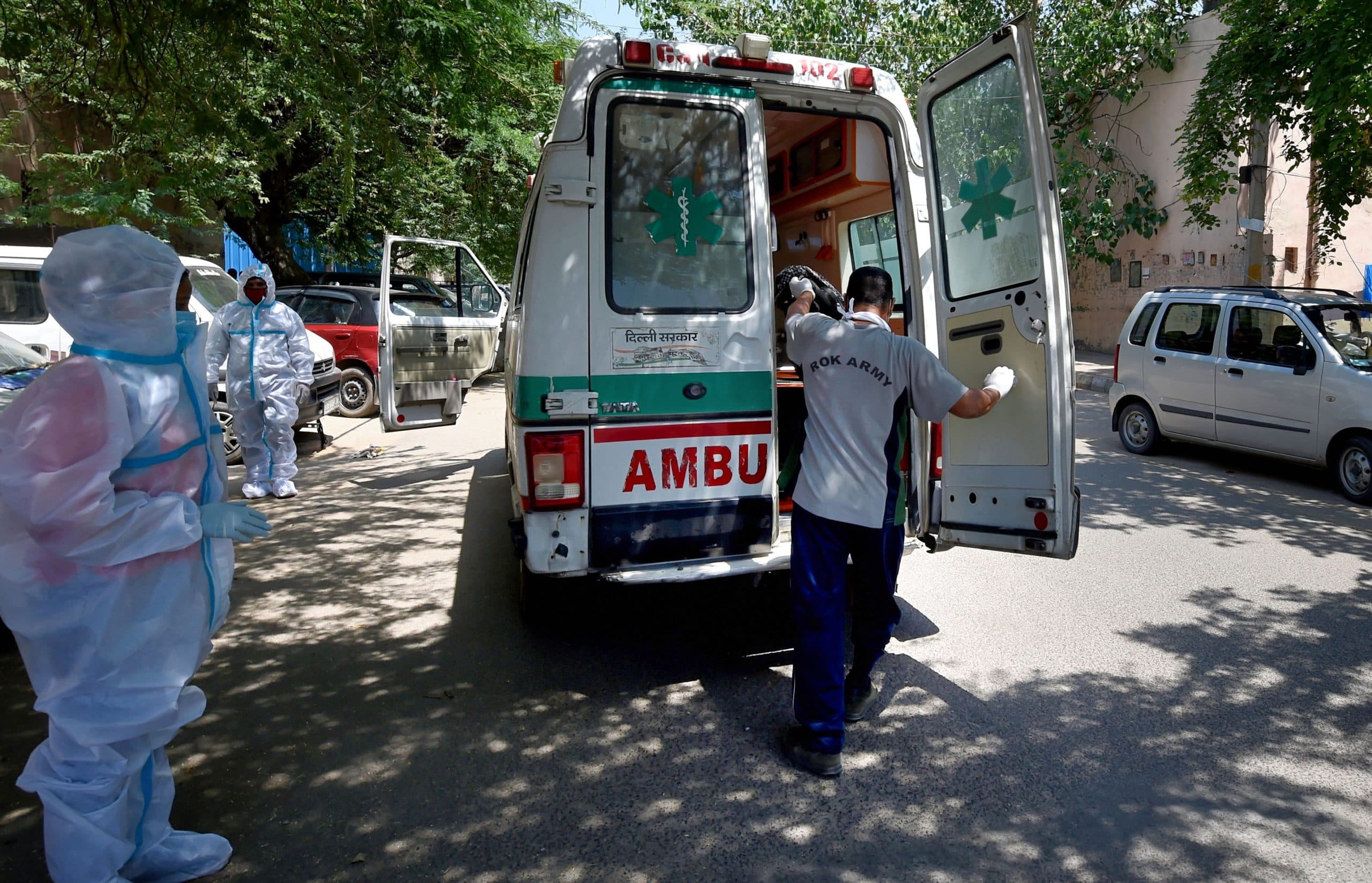 मुंबई में CISF जवान की कोरोना से मौत, ITBP के 37 हुए संक्रमित, Central paramilitary force के 300 से अधिक जवान COVID-19 की चपेट में