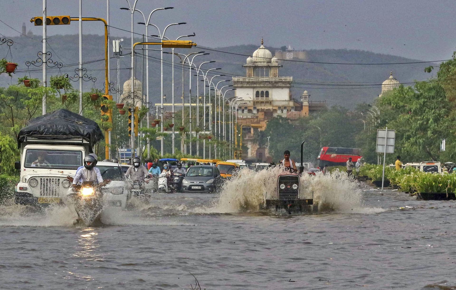 Weather Forecast Update : बिहार में आठ से 12 जुलाई तक भारी बारिश, जानें झारखंड-यूपी-दिल्ली सहित अन्य राज्यों के मौसम का हाल