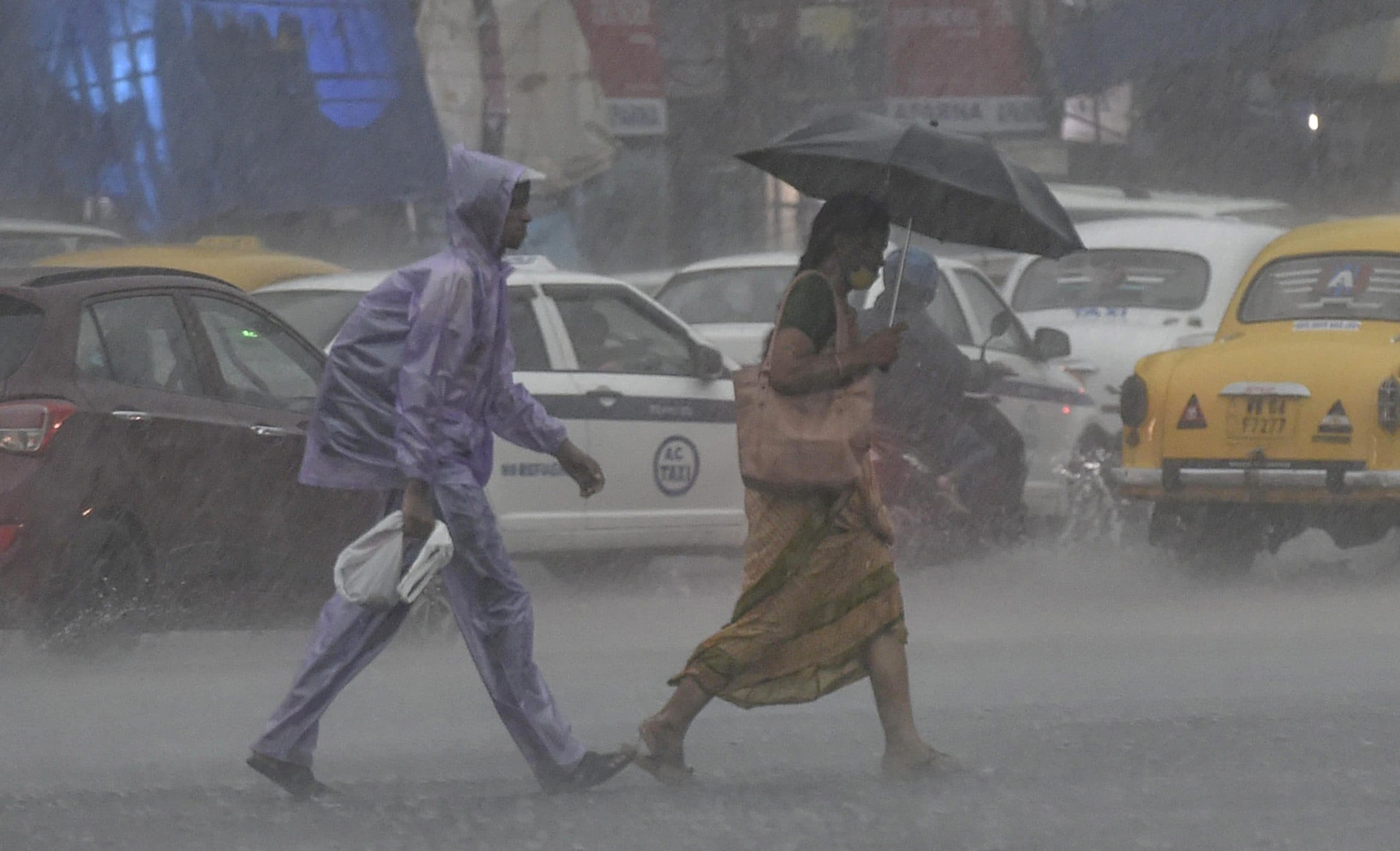 Weather Forecast Updates  : दिल्ली में बारिश, जानिए बिहार-यूपी-झारखंड सहित देश के अन्य राज्यों के आज का मौसम
