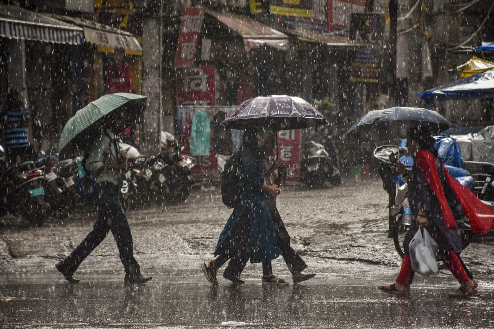 Weather Forecast: दिल्ली-हिमाचल पानी-पानी, यमुना नदी खतरे के निशान से ऊपर, जानें मौसम का हाल