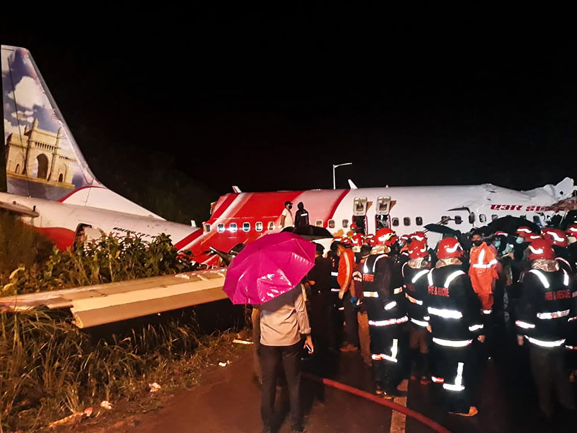 Kerala Plane Crash : एक तेज आवाज और विमान के हो गये दो टुकड़े, चश्मदीदों ने बताया कितना खतरनाक था मंजर