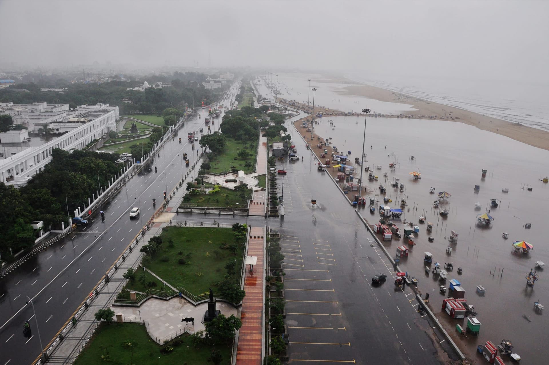 Weather Updates: देश के कई हिस्सों में झमाझम बारिश, महाराष्ट्र, गुजरात में अलर्ट जारी