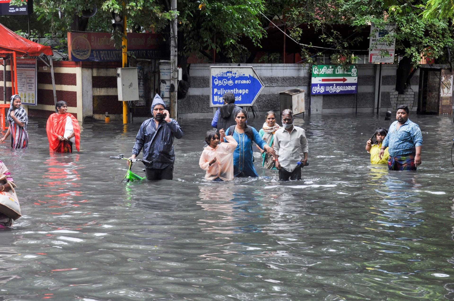 Weather Alert: दिल्ली को अभी झेलनी होगी प्रदूषण की मार, तमिलनाडु और आंध्र में भारी बारिश का अलर्ट Weather Alert: दिल्ली को अभी झेलनी होगी प्रदूषण की मार, तमिलनाडु और आंध्र में भारी बारिश का अलर्ट