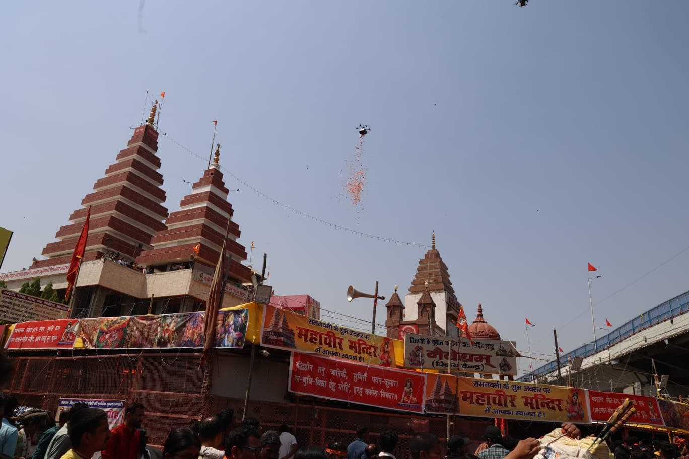 जय श्रीराम के जयघोष के बीच अवतरित हुए दीनदयाल, चार लाख श्रद्धालु पहुंचे महावीर मन्दिर