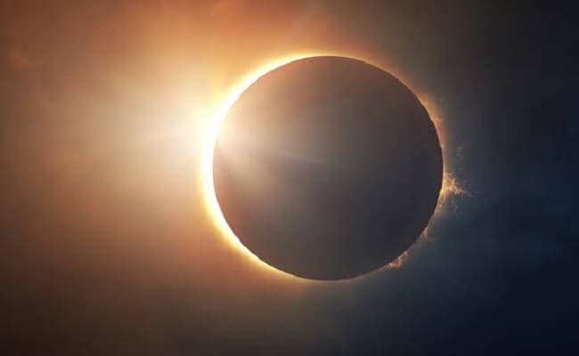 Chandra Grahan 2020: ग्रहण के बुरे प्रभाव से सभी को रहना होगा सतर्क, जानिए इन 07 राशि वालों की बढ़ेगी टेंशन