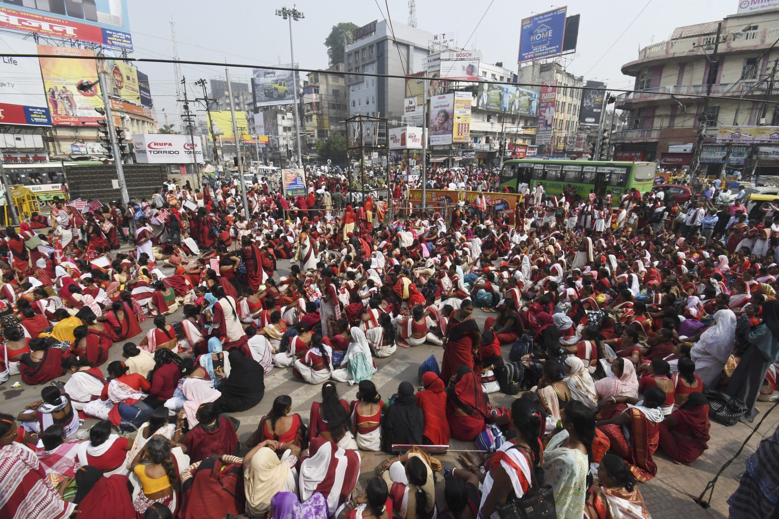 बिहार के इस जिले की आंगनबाड़ी सेविका-सहायिकाओं ने दिया सामूहिक इस्तीफा, चयनमुक्त किए जाने पर फूटा गुस्सा