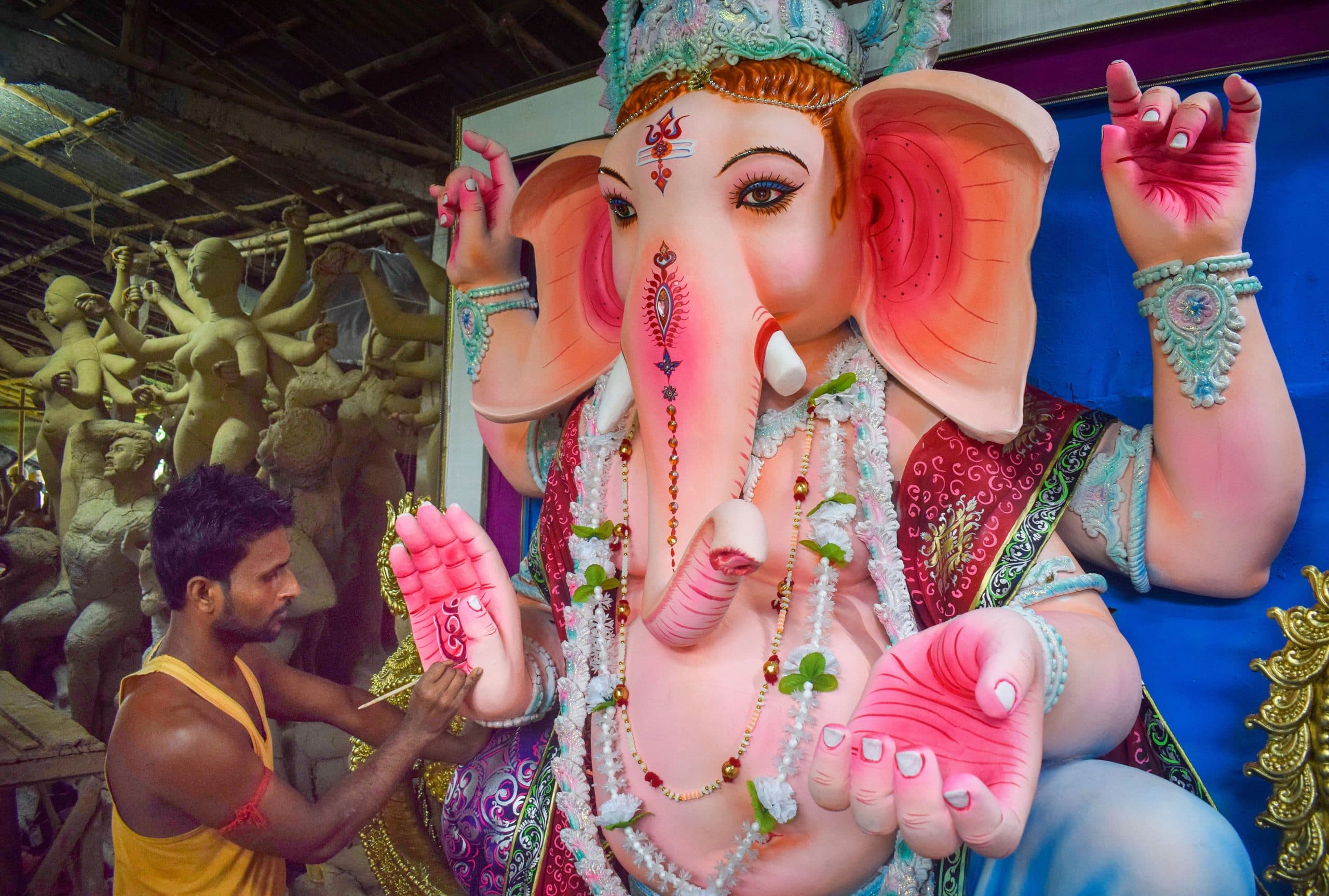 गणपति पूजा और विशाल पंडाल के नजारे जो इस साल नहीं देख सकेगी दुनिया...