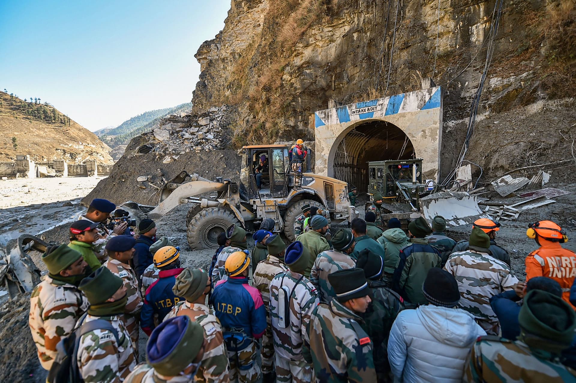 Uttarakhand glacier burst update: जानिए तपोवन टनल के बारे में, जहां उत्तराखंड त्रासदी के बाद फंसे हैं कई मजदूर, कल सुरक्षित निकाले गये थे 16 मजदूर