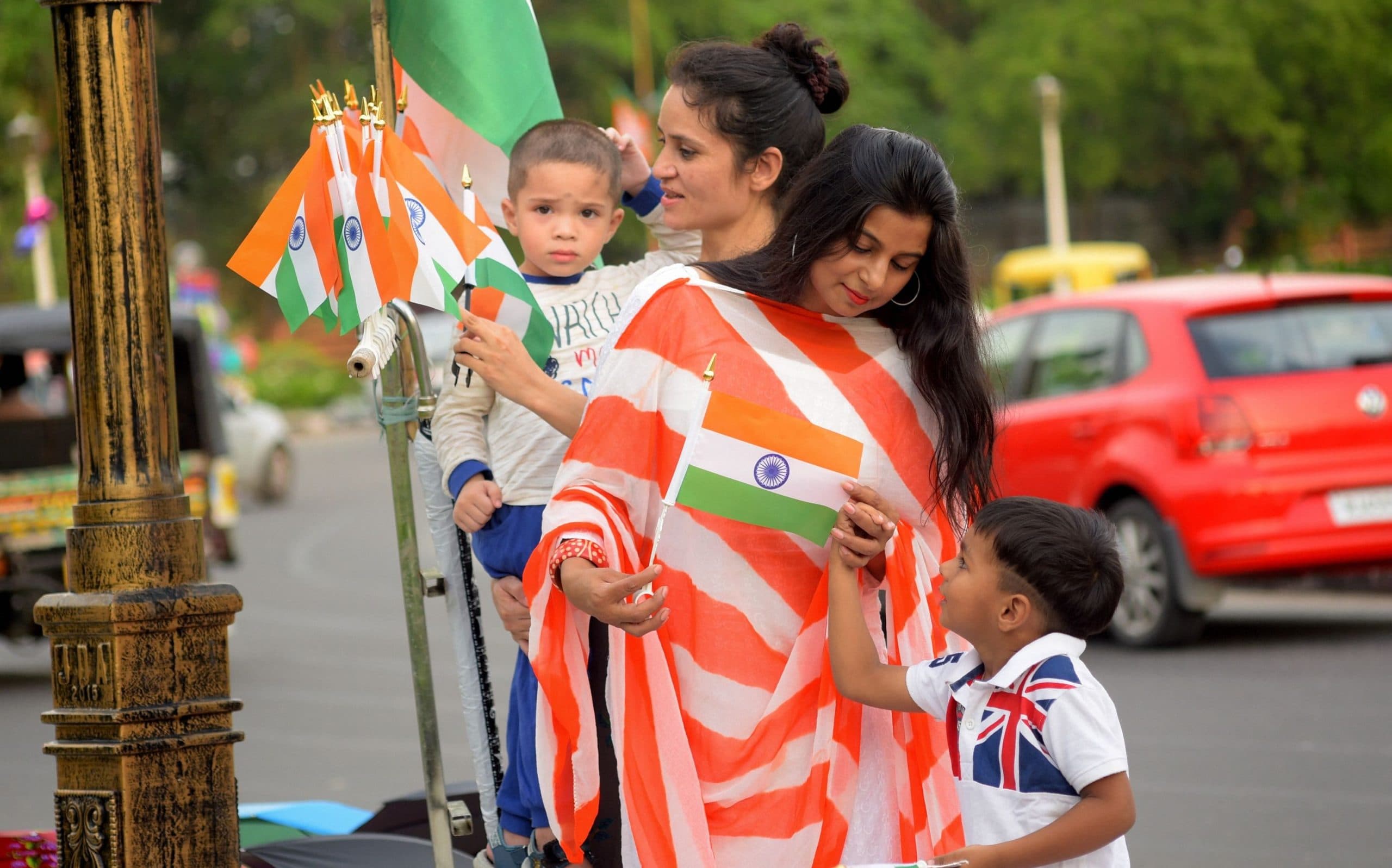 प्लास्टिक से बने तिरंगे का इस्तेमाल बंद करें राज्य, गृह मंत्रालय ने राज्यों को दिया निर्देश