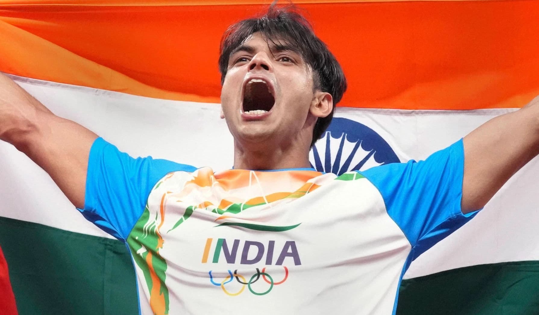 गोल्डन एथलीट नीरज चोपड़ा को उपहार में XUV 7OO देंगे महिंद्रा समूह के चेयरमैन आनंद महिंद्रा