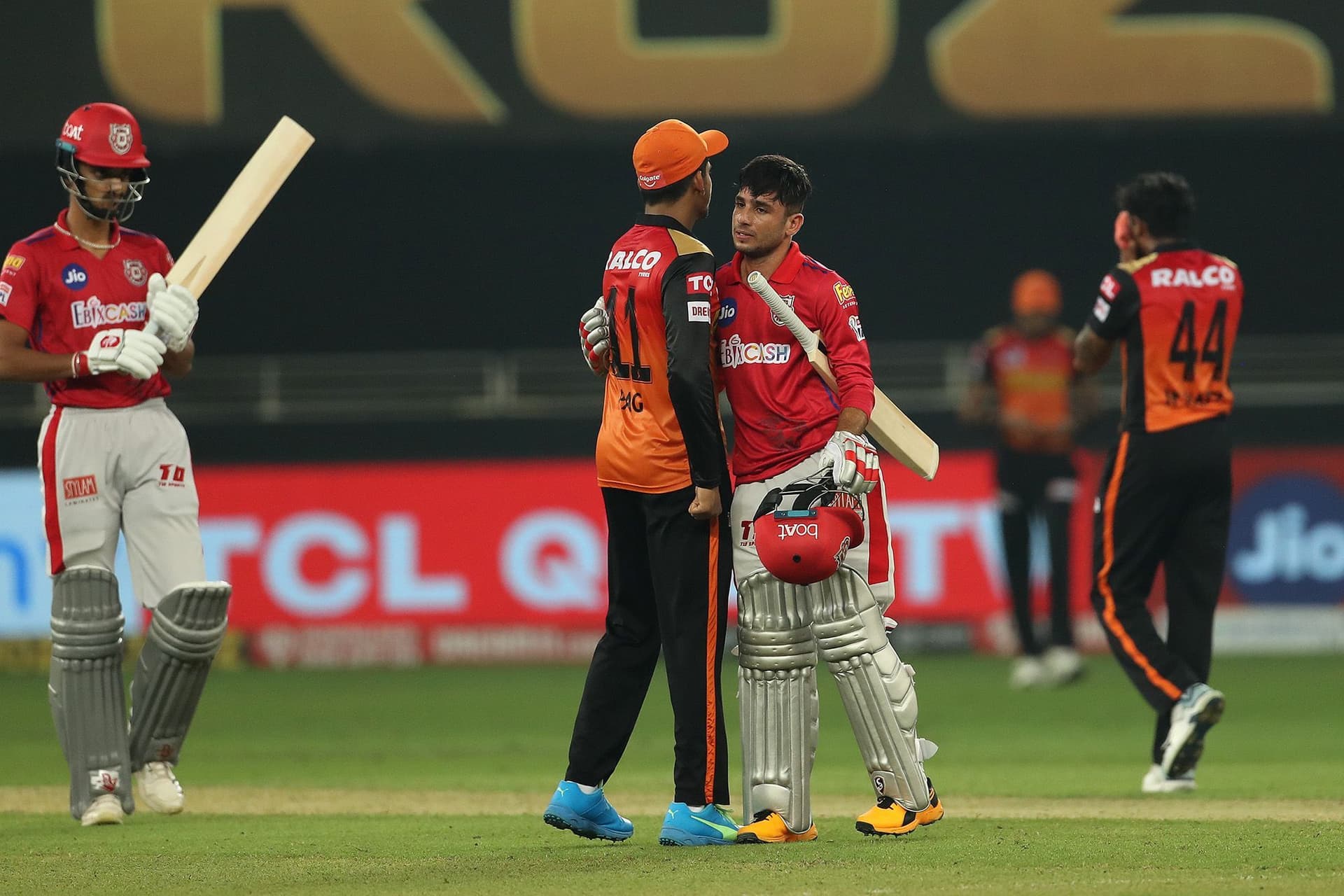 IPL 2020 KXIP vs SRH: प्लेऑफ में पहुंचने की उम्मीद के साथ एक दूसरे से भिड़ेंगे पंजाब और हैदराबाद